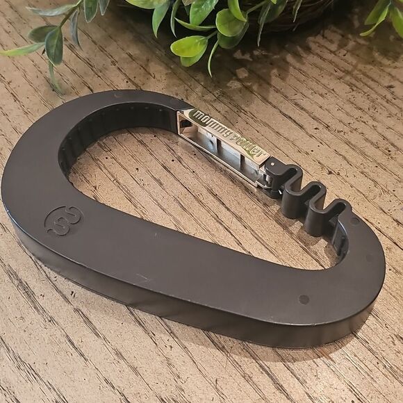 Mommy Power Stroller Hook - Picture 2 of 4